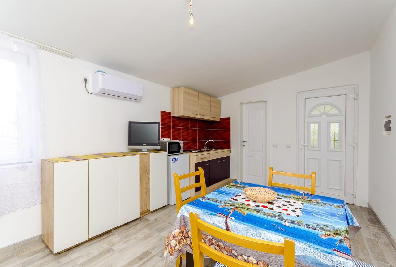 Apartments Mirko I Anda Donji Okrug  Buitenkant foto