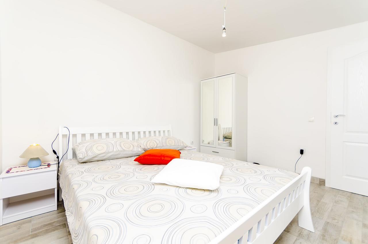Apartments Mirko I Anda Donji Okrug  Buitenkant foto
