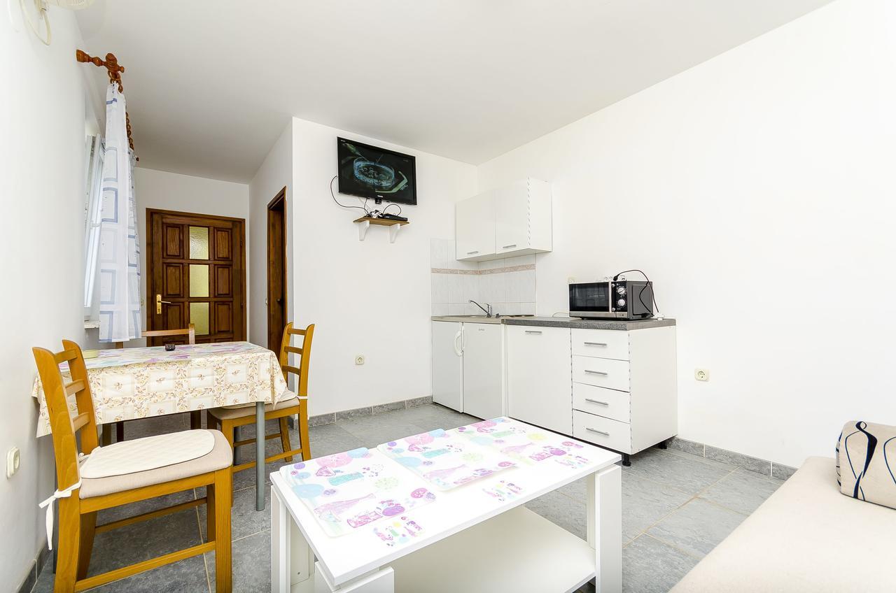Apartments Mirko I Anda Donji Okrug  Buitenkant foto